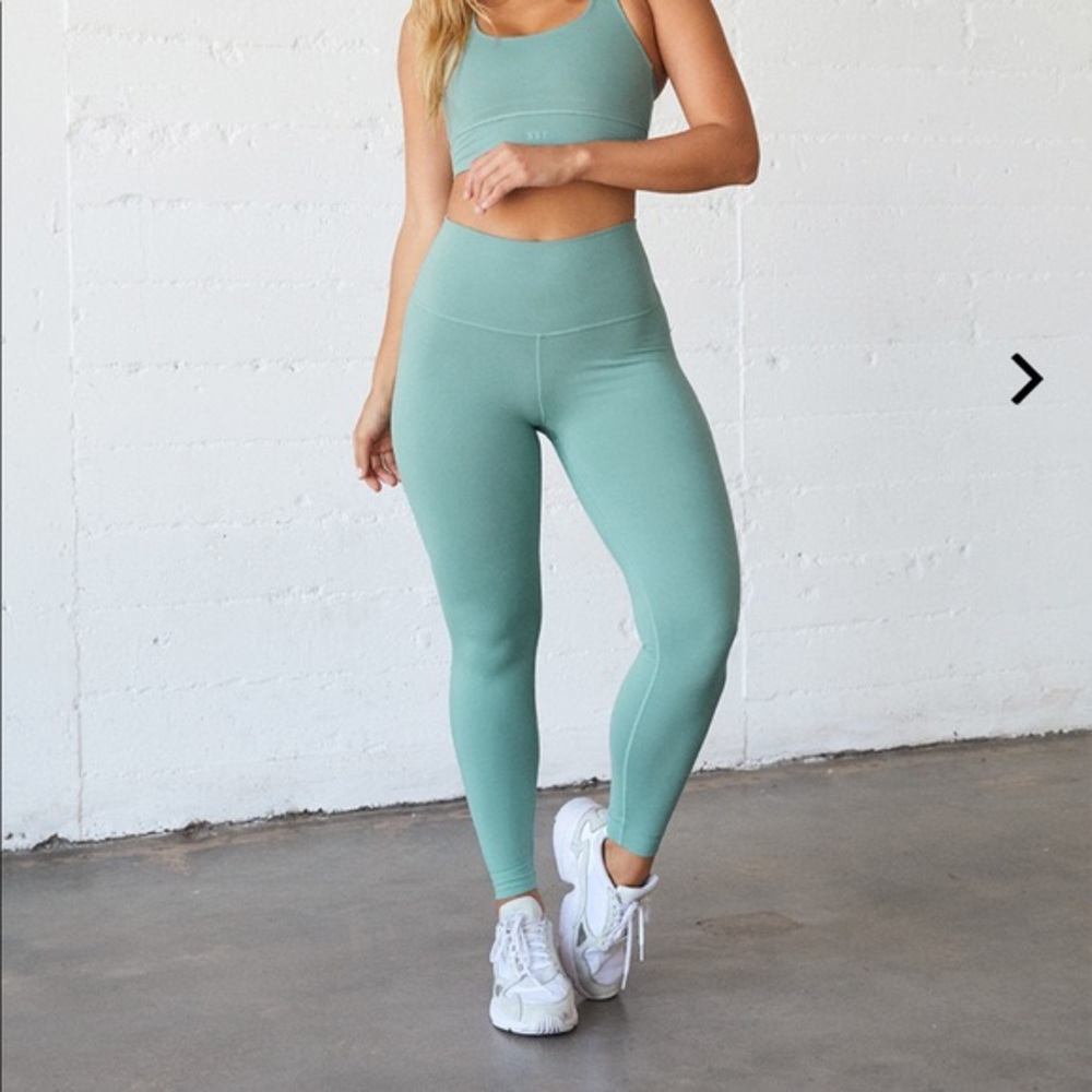 NWT Set Active LUXFORM Leggings In JUNGLE